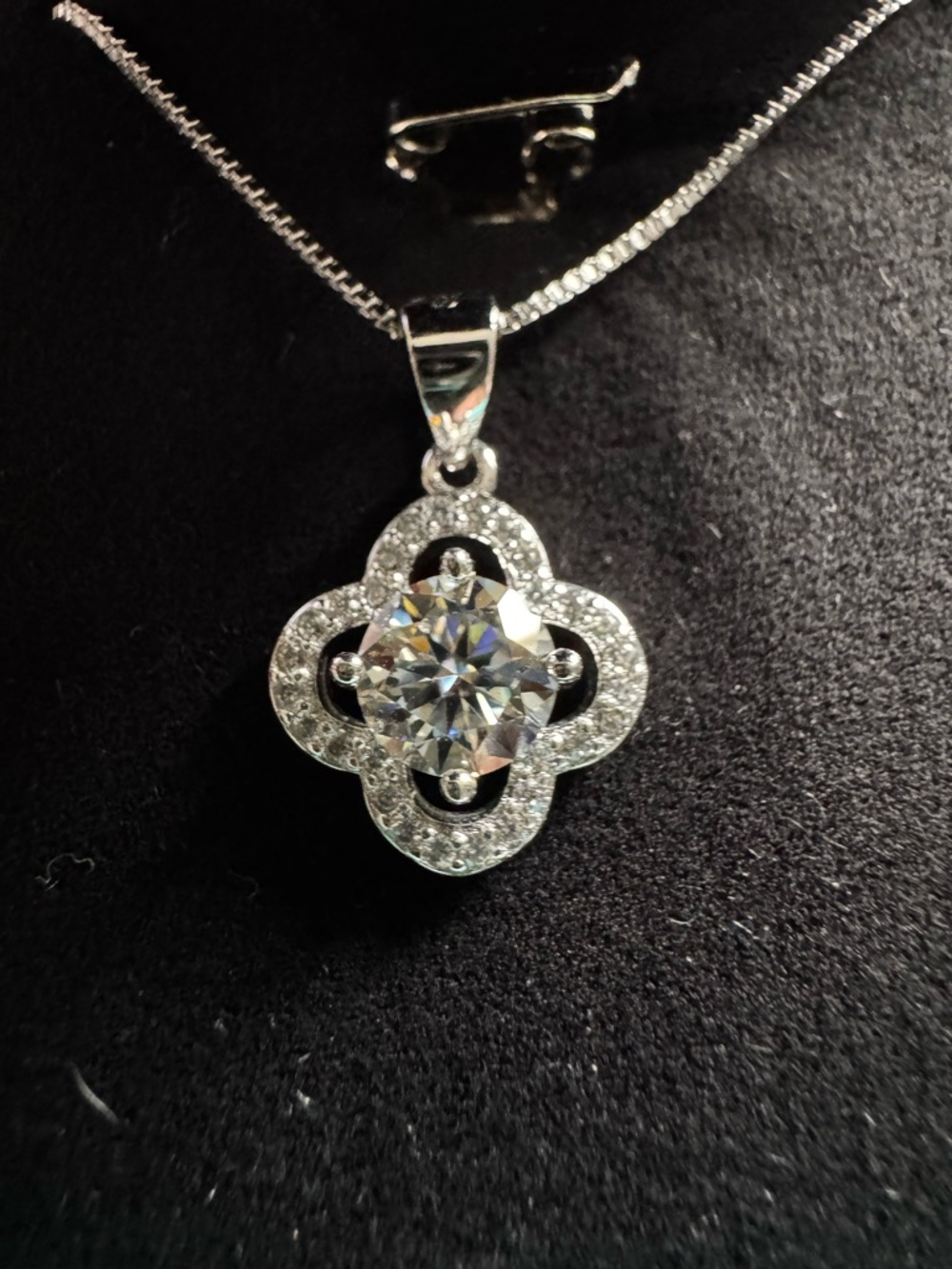 Moissanite Clover necklace set in 925 Sterling Silver NIB
